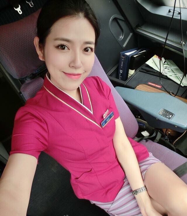宝宝们要的南航空姐的照片来了,记得双击哦